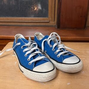 Converse Classic Blue Sneakers